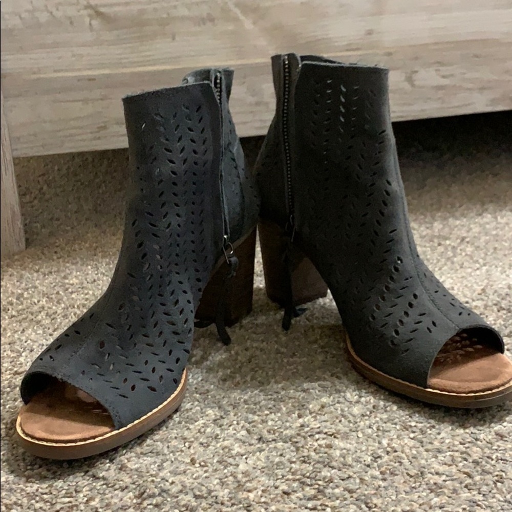 Toms Heels